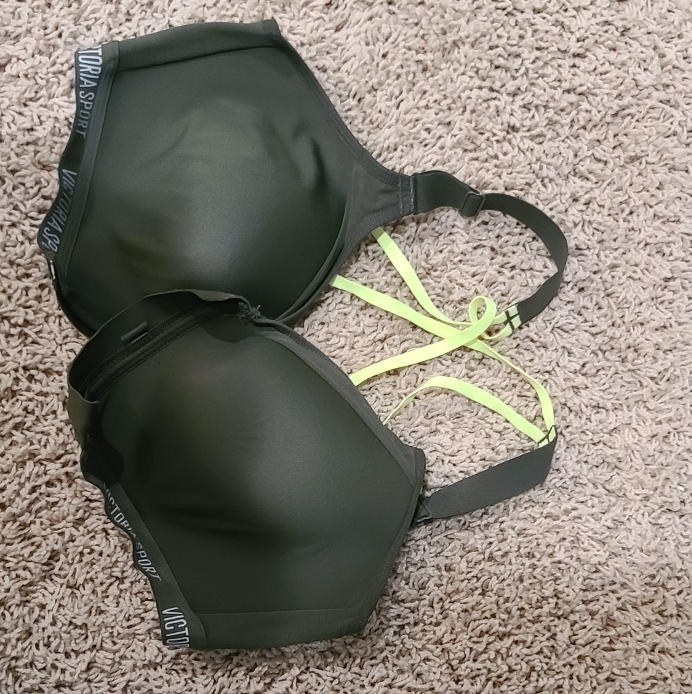 Victoria secret sports bra EUC